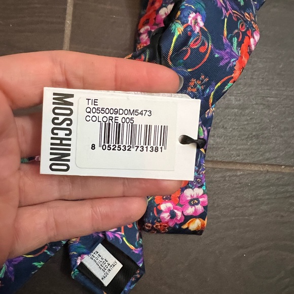 NWT Moschino Silk Floral Skinny Tie - Picture 5 of 5